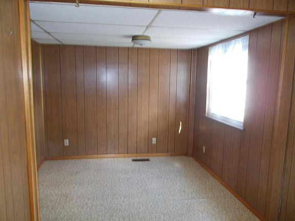 3rd image of 2832 Valley View Dr