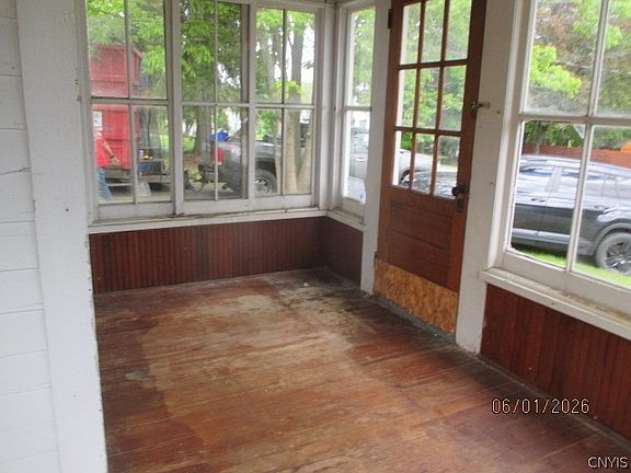 4th image of 60 E James St