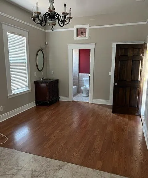 814 N Van Ness Ave — Photo 11