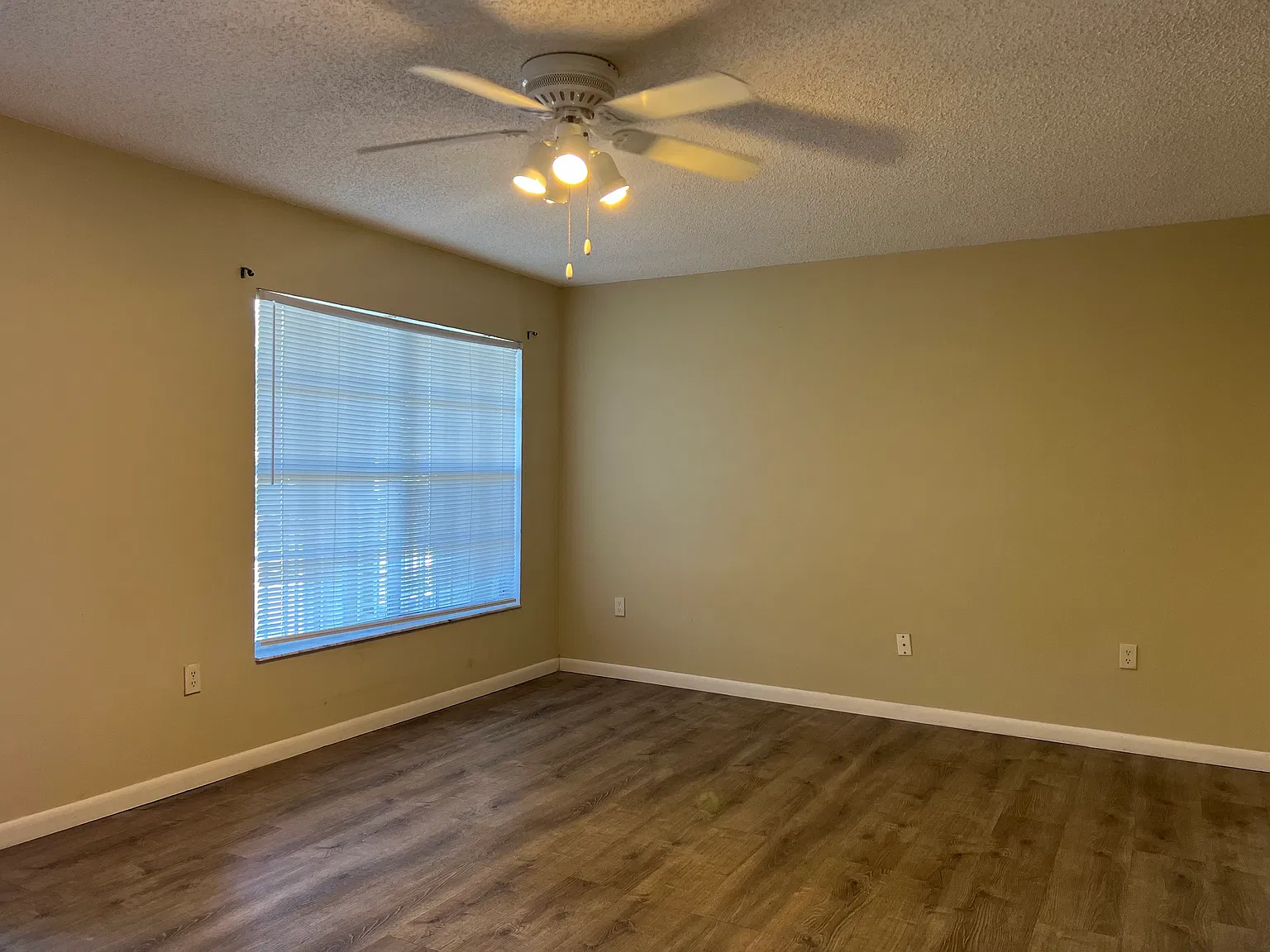 2 bed, 920 sqft, $1,375 — Photo 3