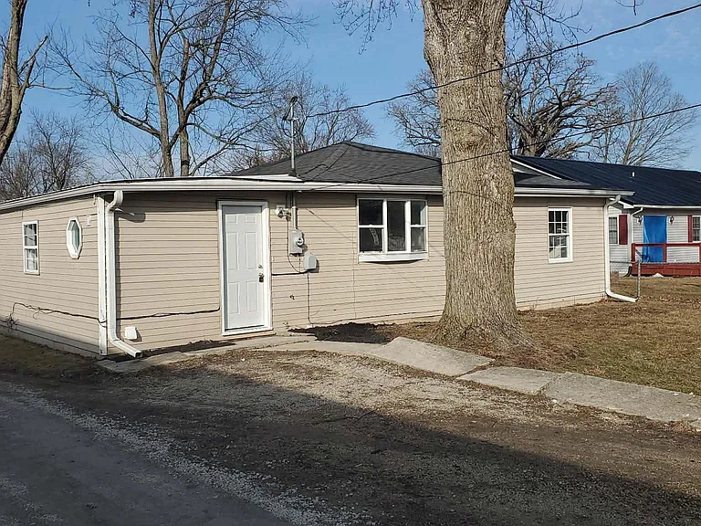 925 W Main St — Photo 17