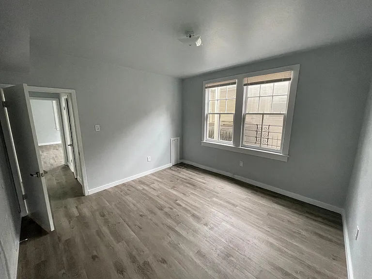 2824 Broadway St — Photo 11
