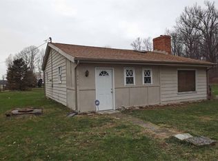 2410 W Tanglewood Rd, Versailles, IN 47042