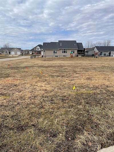 2nd image of 3008 Hampshire Cir