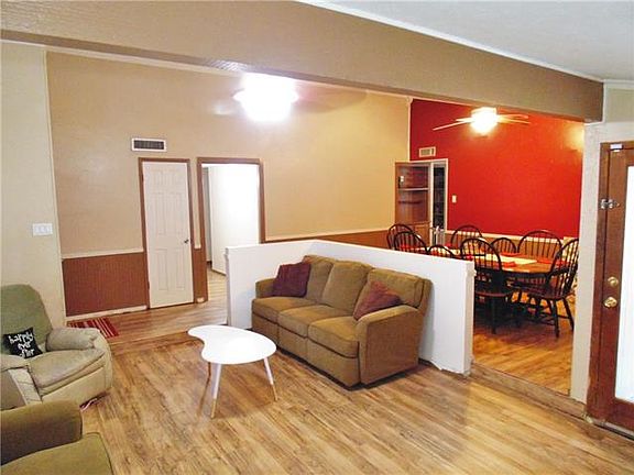 5th image of 702 Pinoak Dr