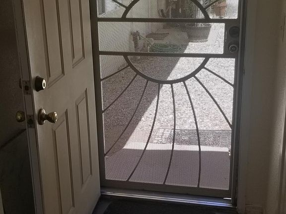 5th image of 9216 Flora Vista St