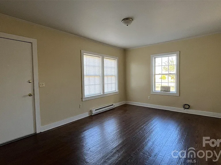 2621 Dr Carver Rd — Photo 11