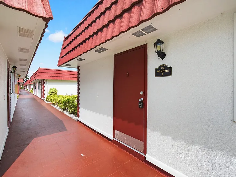 213 Waterford Cir #I — Photo 6