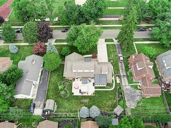 5th image of 142 Dellwood Ave