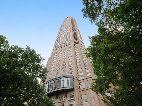 800 N Michigan Ave APT 4201, Chicago, IL 60611