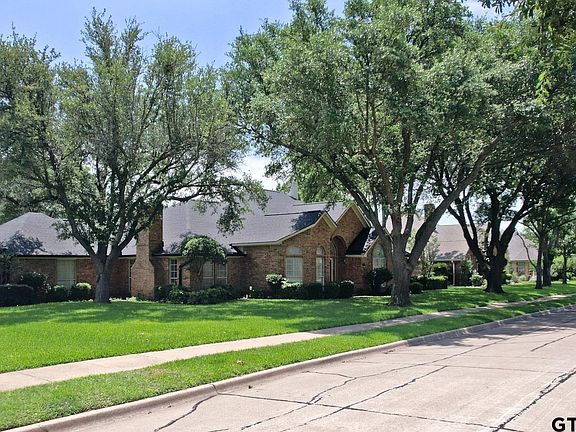 2nd image of 2902 Live Oak Dr