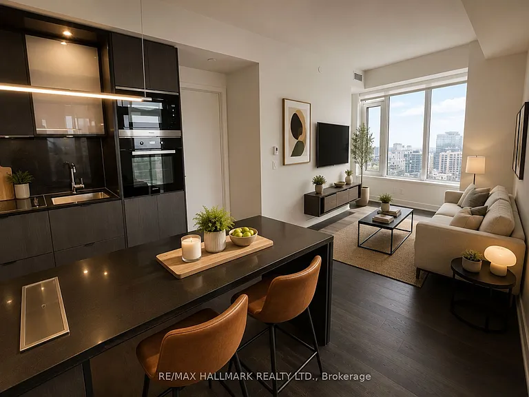 11 Yorkville Ave #3502 — Photo 4
