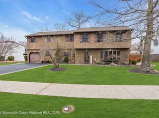 18 Alden Ter, Howell, NJ 07731