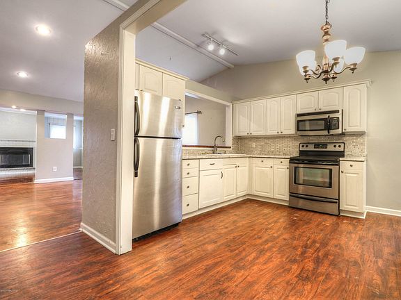 2nd image of 4042 Seaway Dr