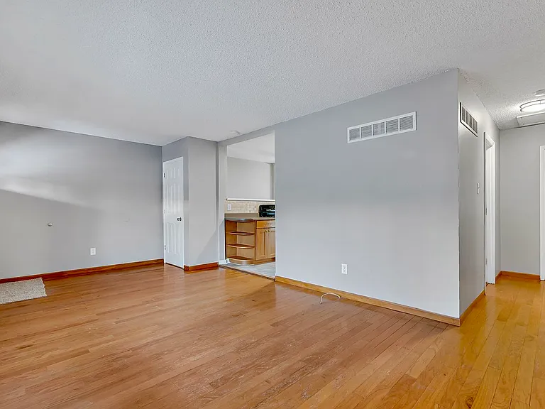 1149 Saratoga Dr — Photo 14