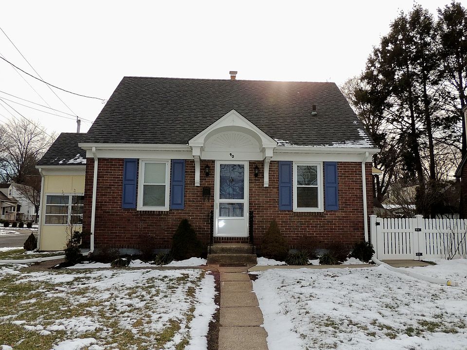 2nd image of 90 W Spring Valley Ave