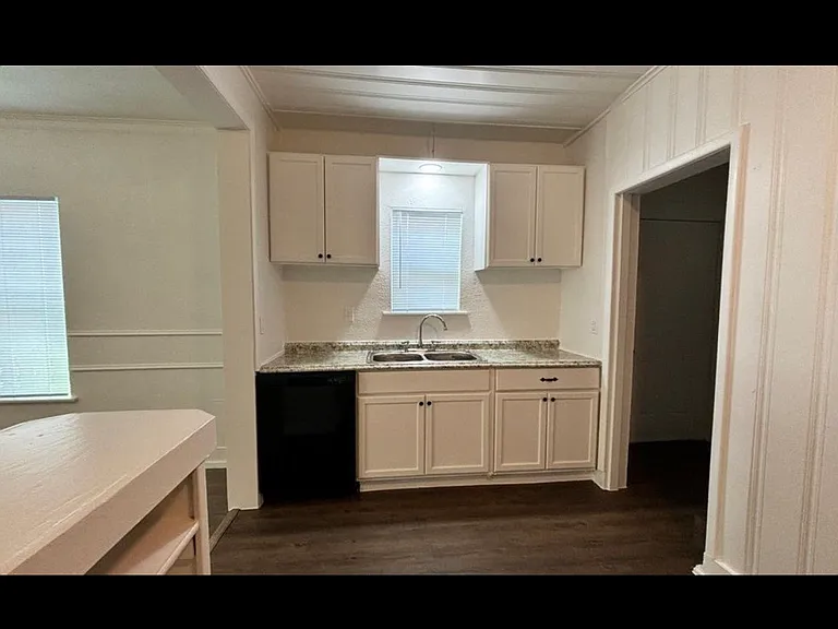 2713 Carter Ave #A — Photo 5