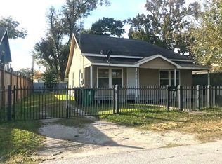 3915 Moore St, Houston, TX 77009