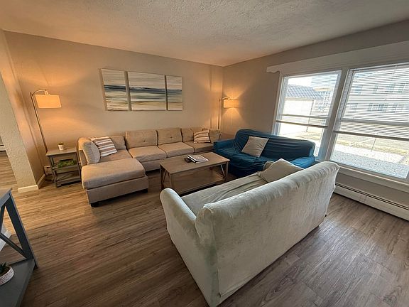 3rd image of 5400 Pacific Ave Unit 102