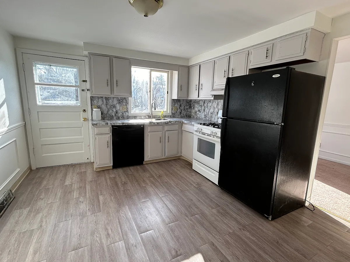 Building Photo - 205 Berehaven Dr