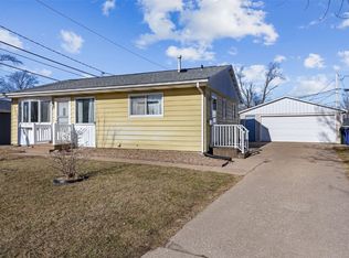 4331 Cavalier St NE, Cedar Rapids, IA 52402