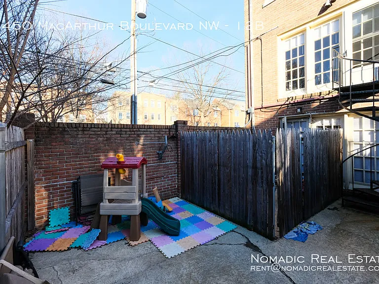 4450 Macarthur Blvd NW #12B — Photo 12