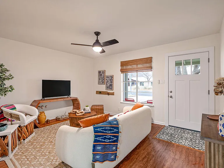 407 Westmorland Dr — Photo 6