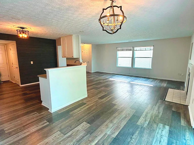 5790 Lonerise Ln — Photo 7