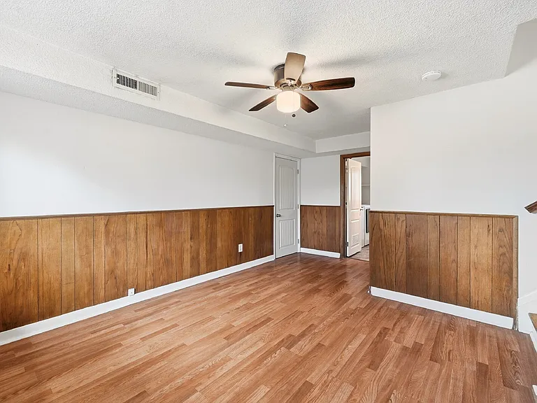 1087 Hathaway Dr — Photo 19