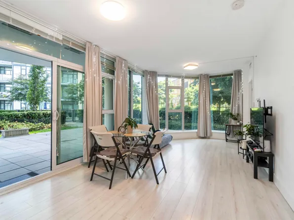 7388 Kingsway #402, Burnaby, BC V3N 0G9