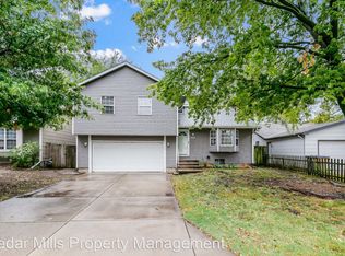 268 W Village Lake Dr, Derby, KS 67037