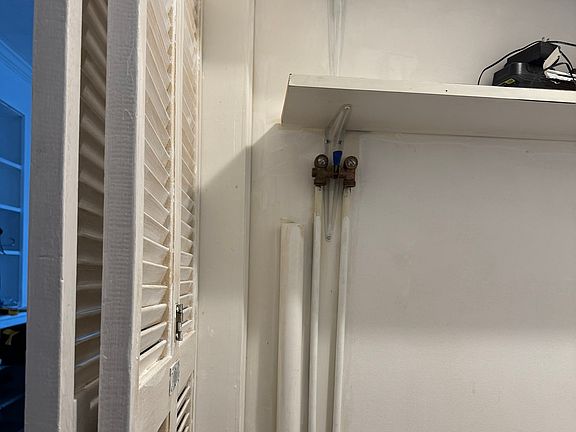 Washer/dryer hookup