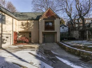 3735 Gillham Rd, Kansas City, MO 64109