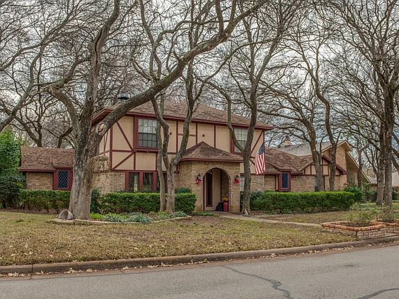 3rd image of 2404 Villa Vera Dr
