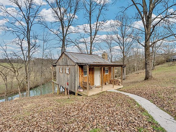 4th image of 579 Blue Springs Rd