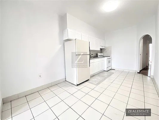 Rented by ZealEstate Group Inc | media 37