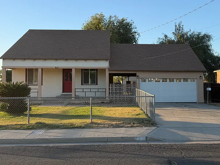 400 E Grangeville Blvd — Photo 2