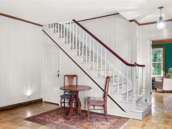 4th image of 1009 W Green St