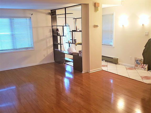 4th image of 237-16 Edmore Ave