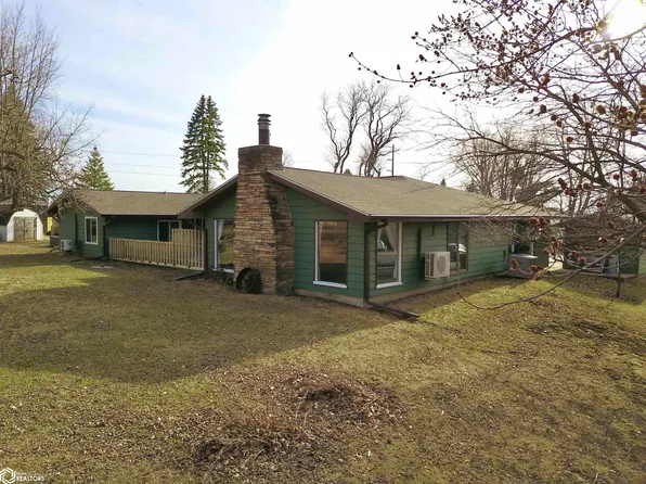 4 Oakland Dr, Grinnell, IA 50112