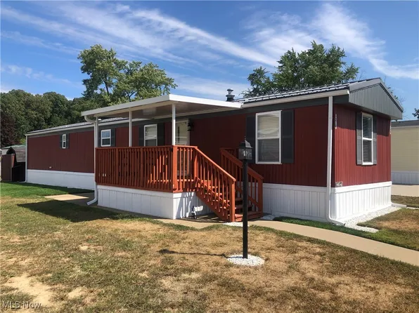 5219 N St NE, Magnolia, OH 44643