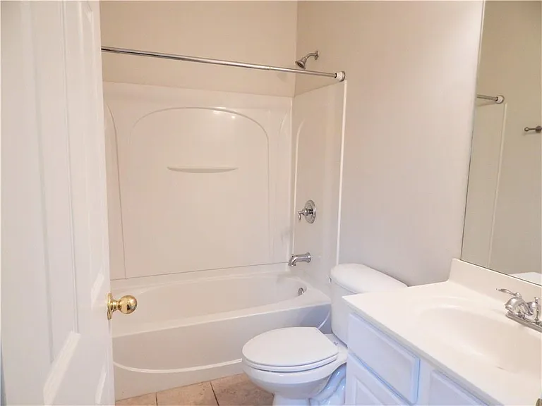 10829 Yorkwood St — Photo 58