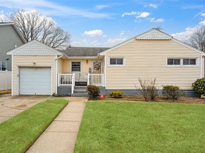 436 Briarwood Road, Massapequa, NY, 11758