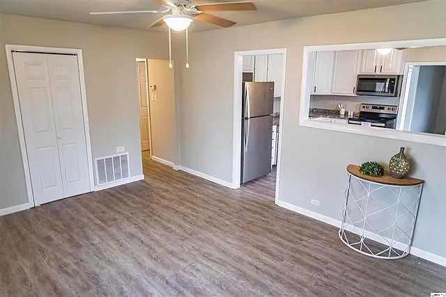 4 bed, 1300 sqft, $1,500 — Photo 3