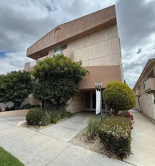 4328 Mammoth Ave #201 — Photo 2