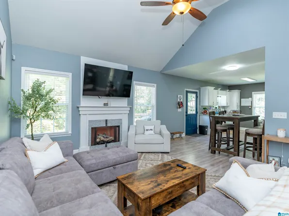 250 Thornberry Dr, Hayden, AL 35079