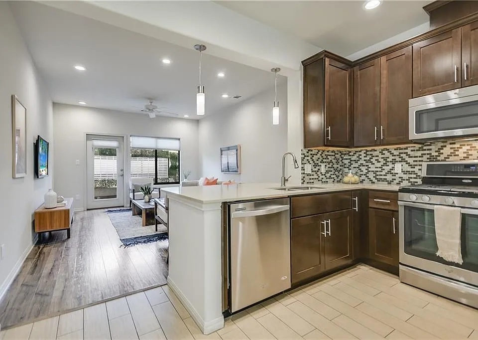 124 Cumberland Rd #303