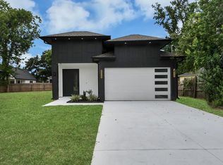 1904 Bell St, Dayton, TX 77535