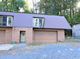 17 Mohns Hill Rd APT C, Reinholds, PA 17569