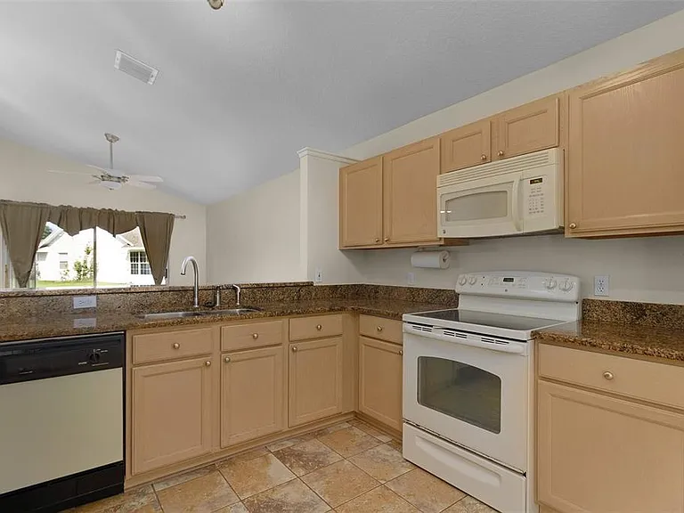 2936 Twin Oaks Dr — Photo 14
